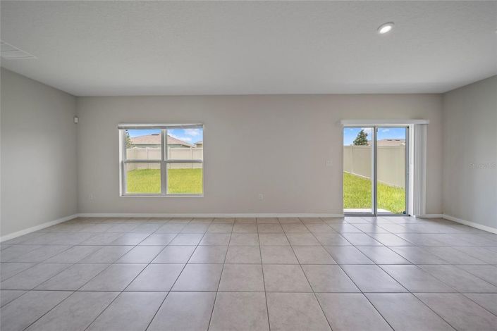 Image No.13-4 Bed House for sale