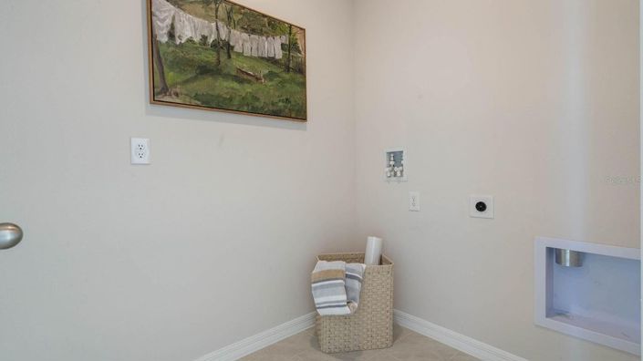 Image No.26-4 Bed House for sale