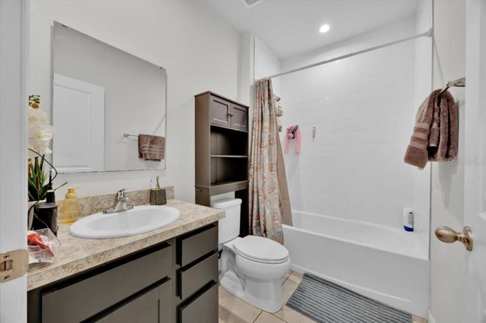 Image No.18-4 Bed House for sale