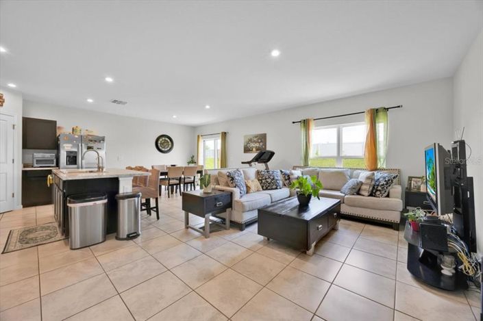 Image No.7-4 Bed House for sale