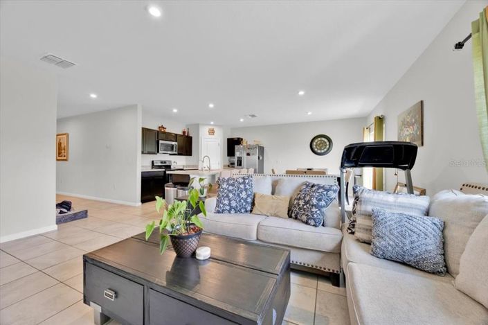 Image No.8-4 Bed House for sale