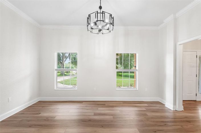 Image No.20-4 Bed House for sale