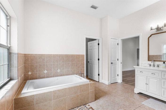 Image No.31-4 Bed House for sale