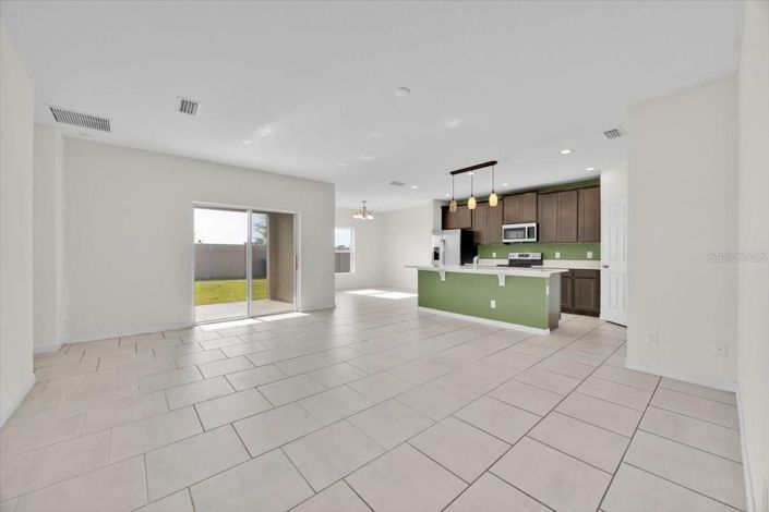 Image No.18-4 Bed House for sale