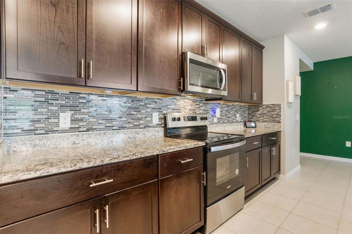 Image No.12-4 Bed House for sale