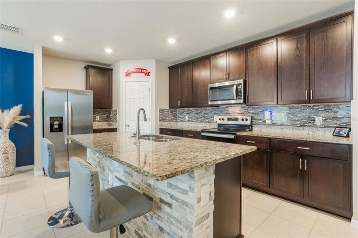 Image No.13-4 Bed House for sale