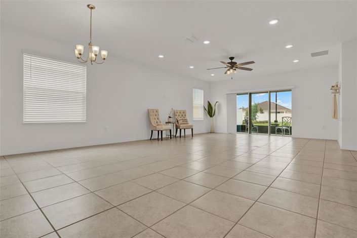 Image No.10-4 Bed House for sale