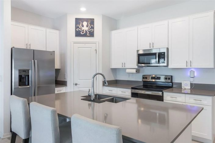 Image No.11-3 Bed House for sale