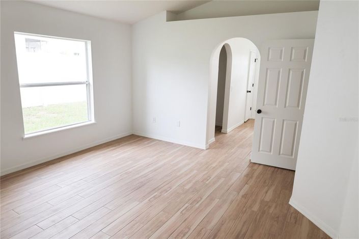 Image No.10-4 Bed House for sale