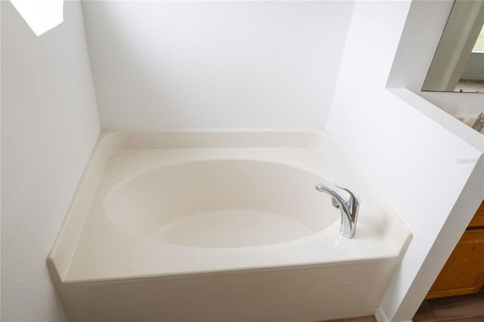 Image No.12-4 Bed House for sale