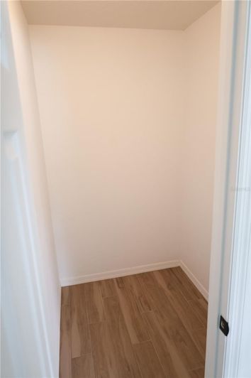 Image No.17-4 Bed House for sale