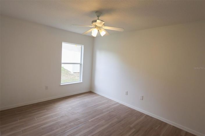 Image No.18-4 Bed House for sale