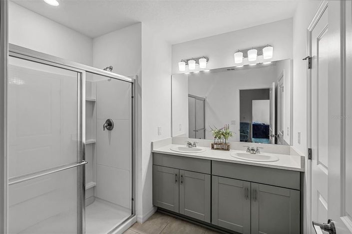 Image No.16-4 Bed House for sale