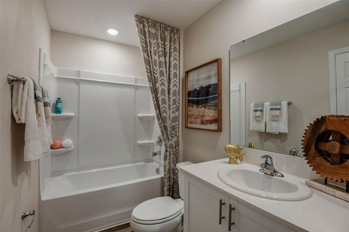 Image No.20-3 Bed Townhouse for sale