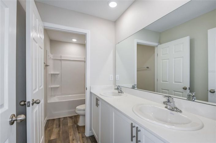 Image No.20-4 Bed Townhouse for sale