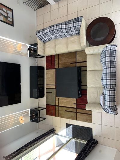 Image No.12-5 Bed House for sale