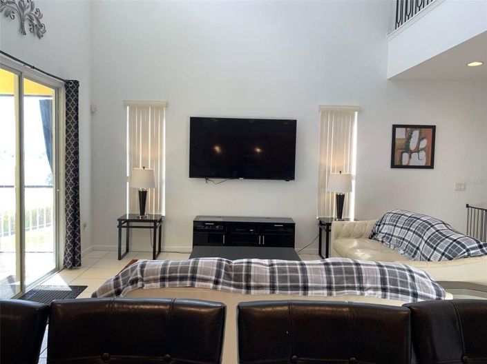 Image No.7-5 Bed House for sale