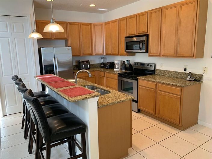 Image No.9-5 Bed House for sale