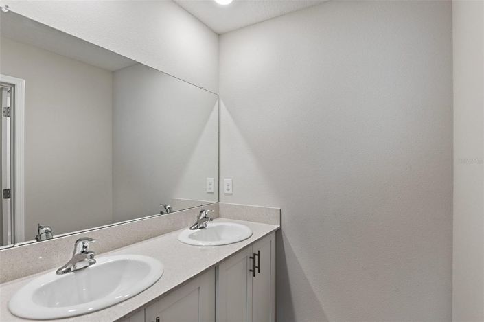 Image No.30-6 Bed House for sale