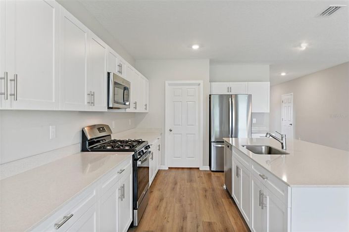 Image No.4-6 Bed House for sale