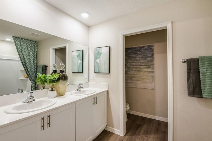 Image No.25-4 Bed Townhouse for sale