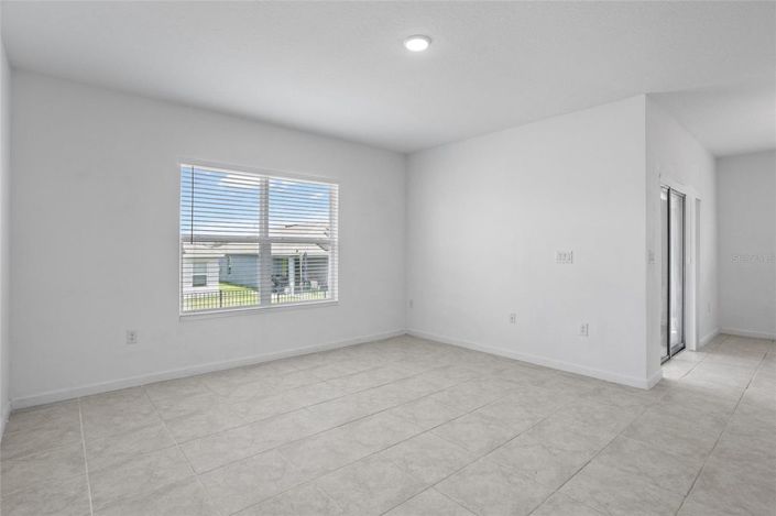 Image No.29-4 Bed House for sale