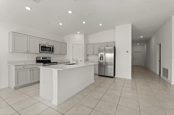 Image No.8-4 Bed House for sale