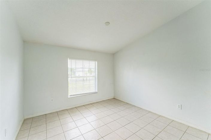 Image No.11-3 Bed House for sale