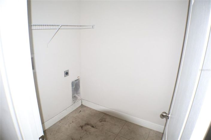 Image No.8-2 Bed Townhouse for sale