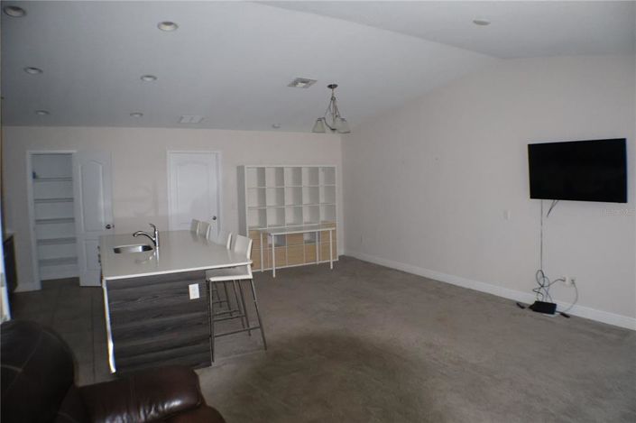 Image No.9-2 Bed Townhouse for sale