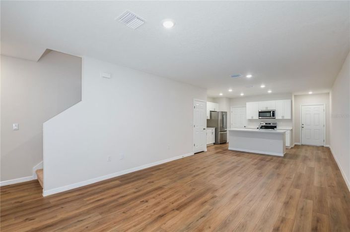 Image No.8-3 Bed Townhouse for sale