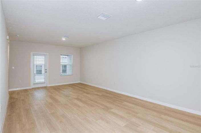 Image No.9-3 Bed Townhouse for sale