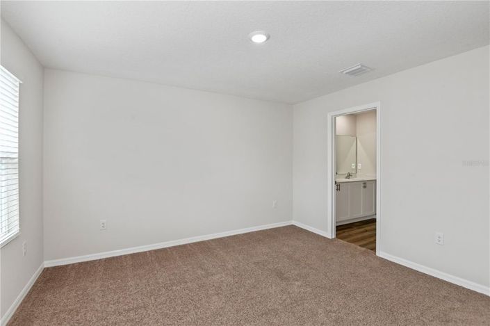 Image No.14-3 Bed Townhouse for sale