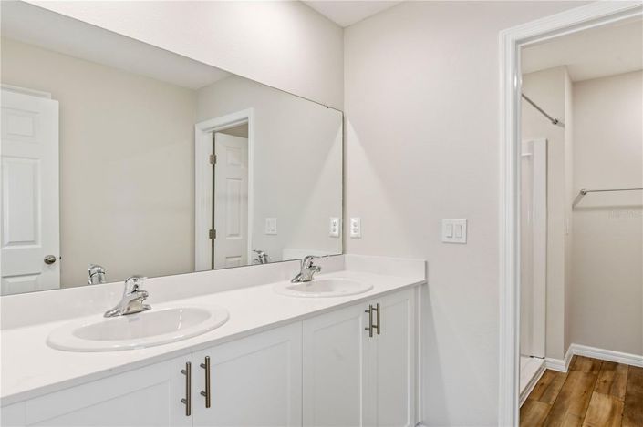 Image No.15-3 Bed Townhouse for sale