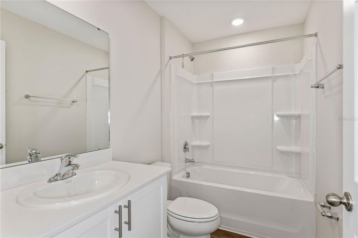 Image No.19-3 Bed Townhouse for sale