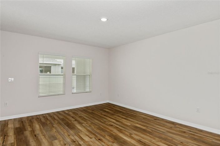 Image No.10-3 Bed Townhouse for sale