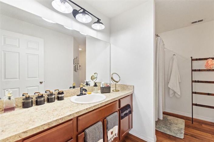 Image No.16-3 Bed House for sale