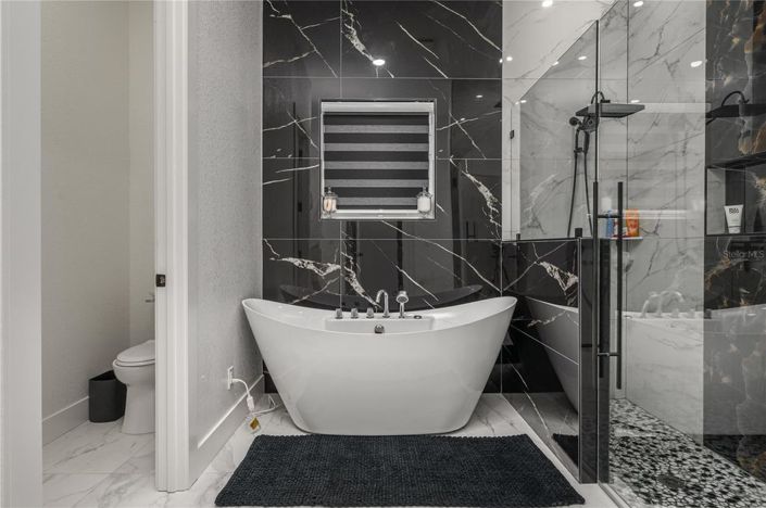 Image No.20-4 Bed House for sale