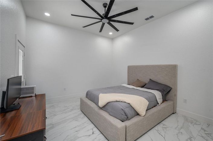 Image No.21-4 Bed House for sale