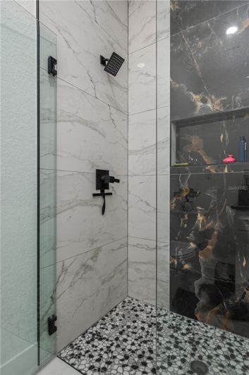 Image No.23-4 Bed House for sale