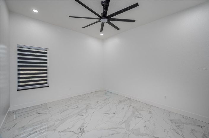 Image No.26-4 Bed House for sale