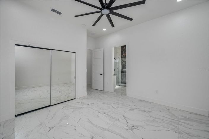 Image No.30-4 Bed House for sale