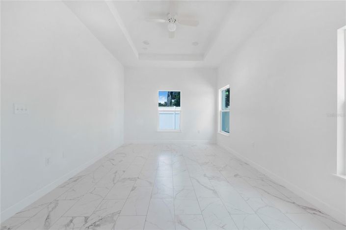 Image No.14-4 Bed House for sale