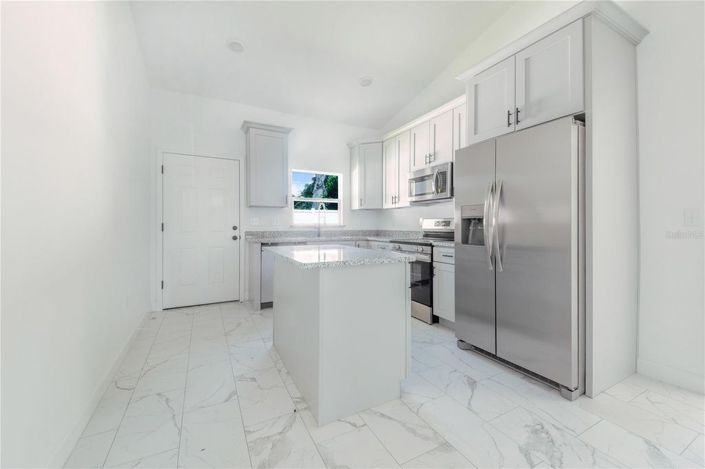 Image No.9-4 Bed House for sale