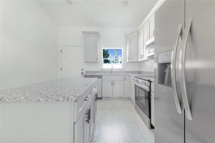 Image No.10-4 Bed House for sale