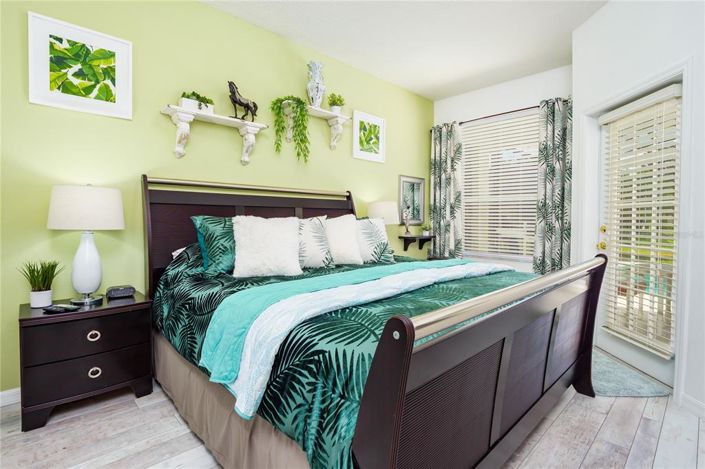 Image No.17-4 Bed House for sale