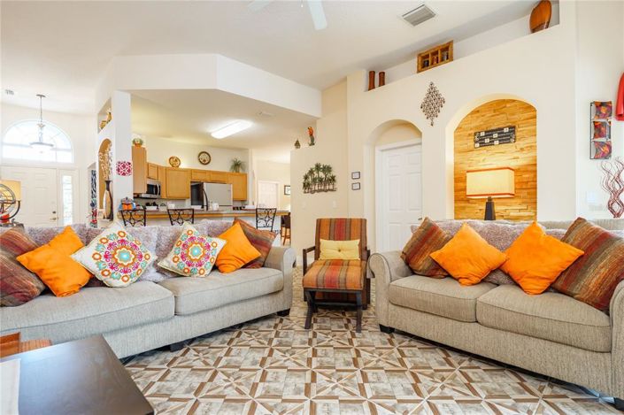 Image No.2-4 Bed House for sale