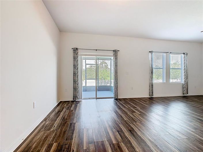 Image No.10-3 Bed House for sale