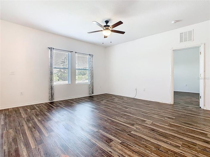 Image No.8-3 Bed House for sale