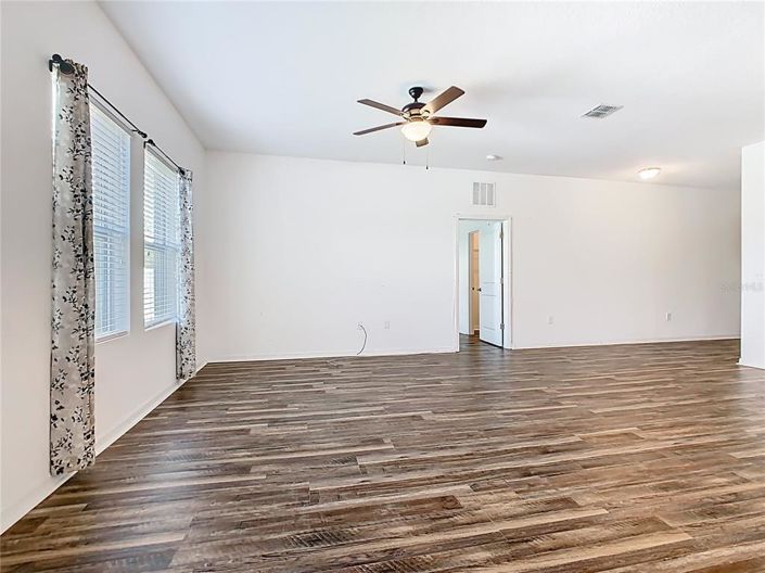 Image No.9-3 Bed House for sale